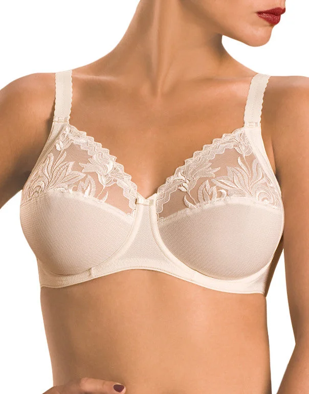Ivory / 32B / D