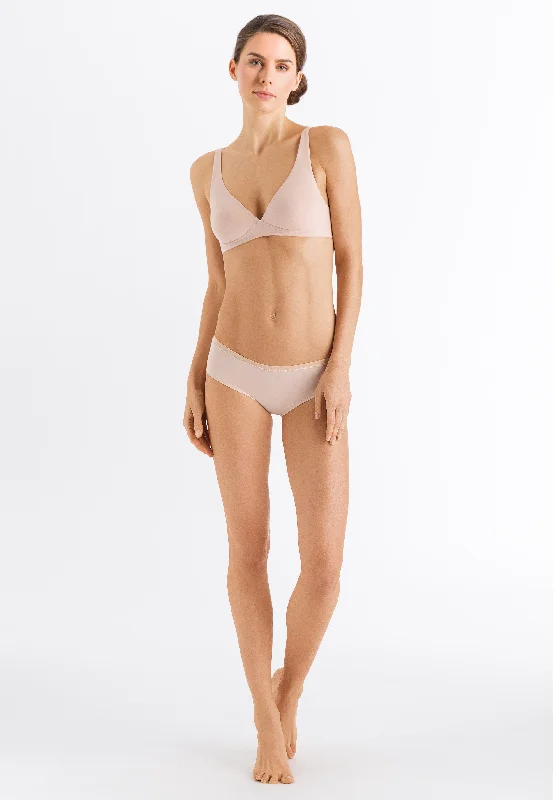 Hanro Cotton Sensation Soft Cup Wireless Bra in Beige